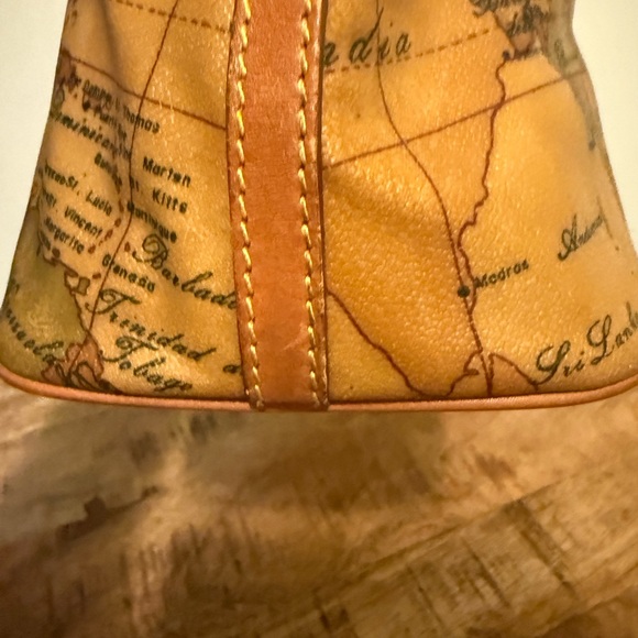 100% Authentic Alviero Martini Tan Map Print Satchel - Picture 7 of 12
